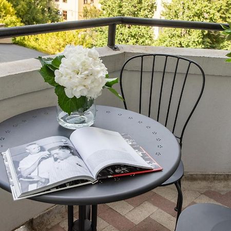 شقة Little Paris By Urbanesq بوخارست المظهر الخارجي الصورة